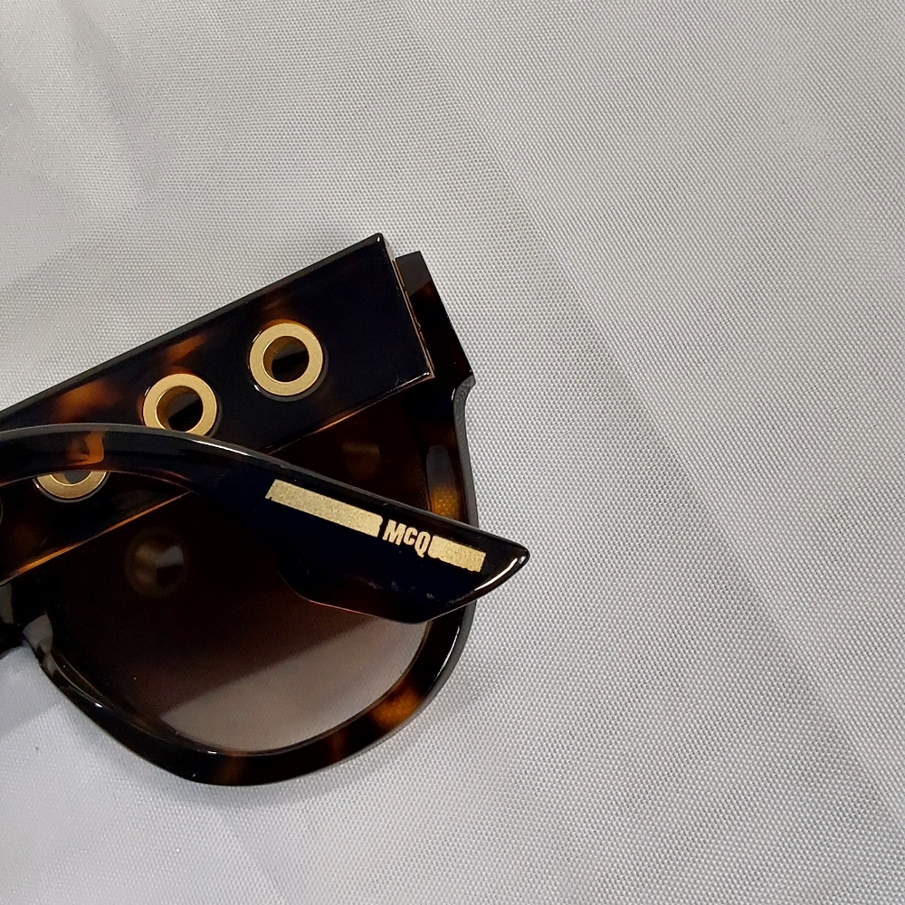 MCQ Alexander McQueen Cat Eye Sunglasses MQ0021SA 003 Tortoise Grommet Accents - Picture 12 of 12